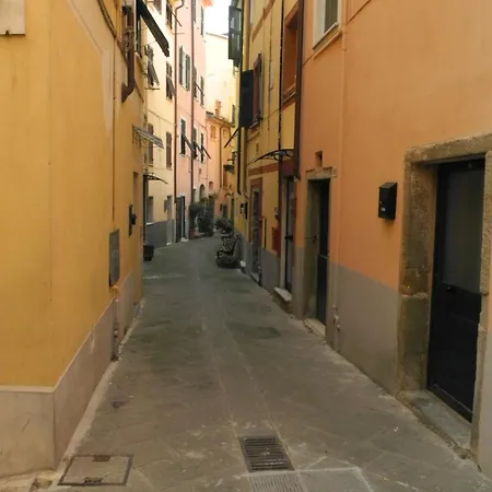 Marola Un Borgo Sul Mare 아파트 *